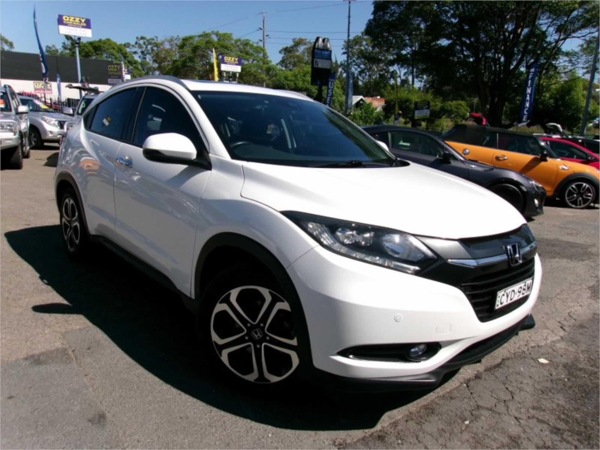 114139_1 2015 Honda HR-V VTI-L - Image 1