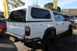 2004 Toyota Hilux (4x4) - Image 3