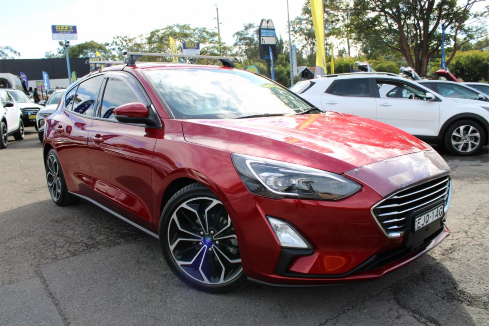 114574_1 2018 Ford Focus Titanium - Image 1