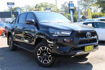 2024 Toyota Hilux SR5 48V (4x4)
