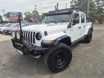 2020 Jeep Gladiator Overland (4x4) - Image 2