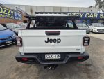 2020 Jeep Gladiator Overland (4x4) - Image 4