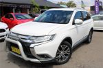 2016 Mitsubishi Outlander LS (4x4) - Image 2