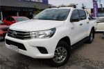 2017 Toyota Hilux SR (4x4) - Image 2